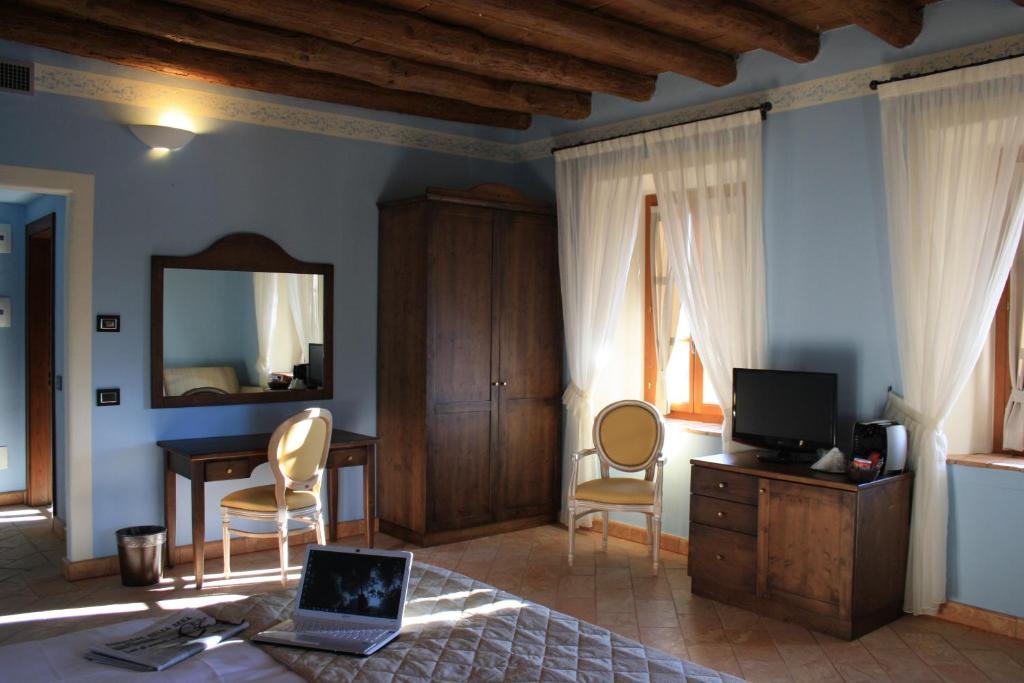 Hotel Cascina Canova Uggiate-Trevano Екстер'єр фото